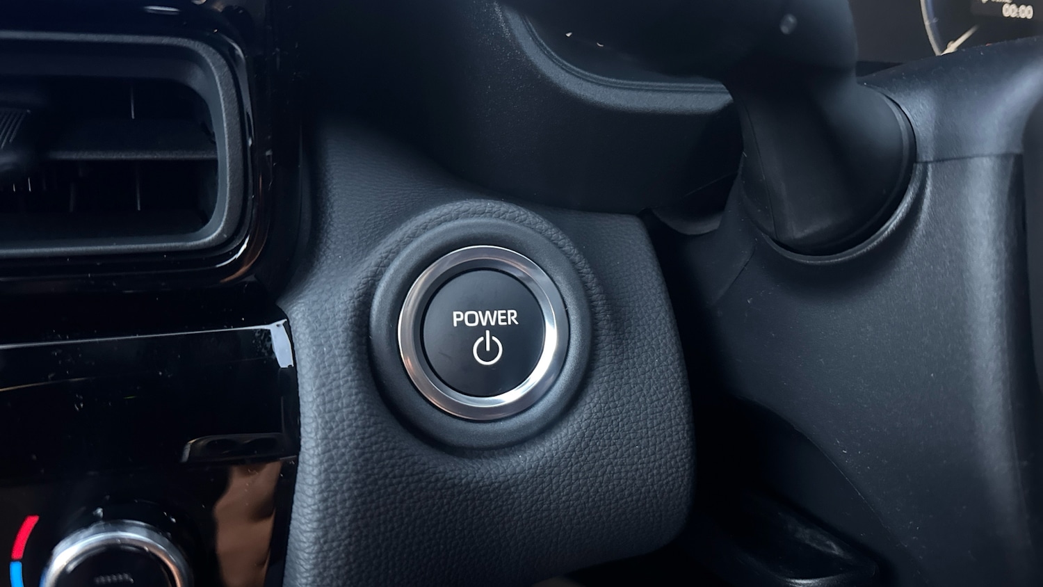 Used Toyota Yaris Cross 2025 for sale - 77136822: Photo 35