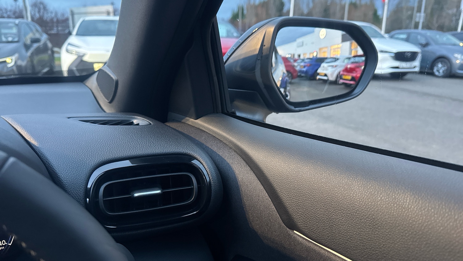 Used Toyota Yaris Cross 2025 for sale - 77136822: Photo 49