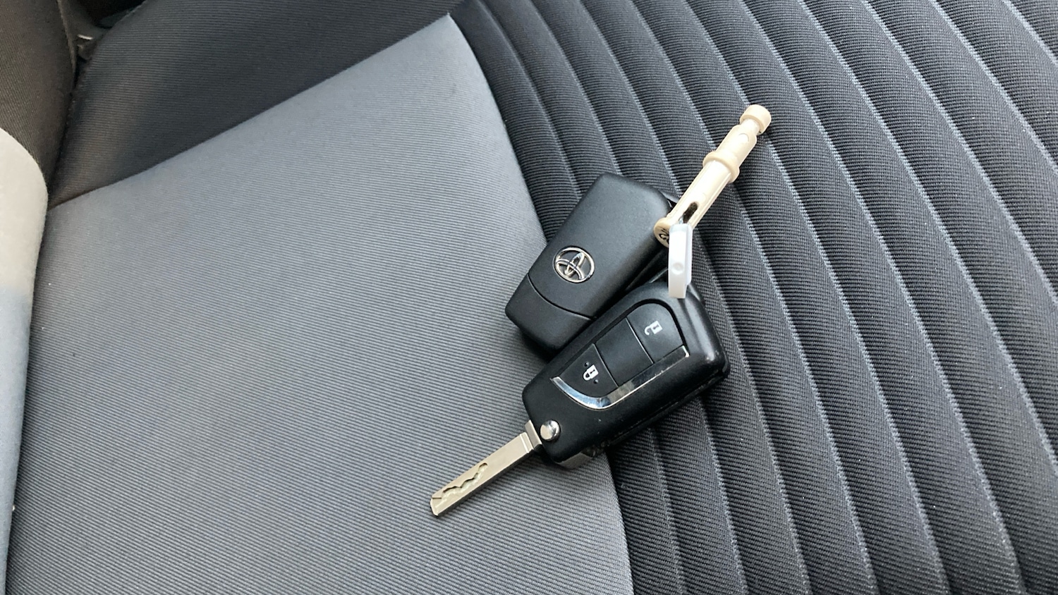 Used Toyota Yaris 2017 for sale - 76830561: Photo 25