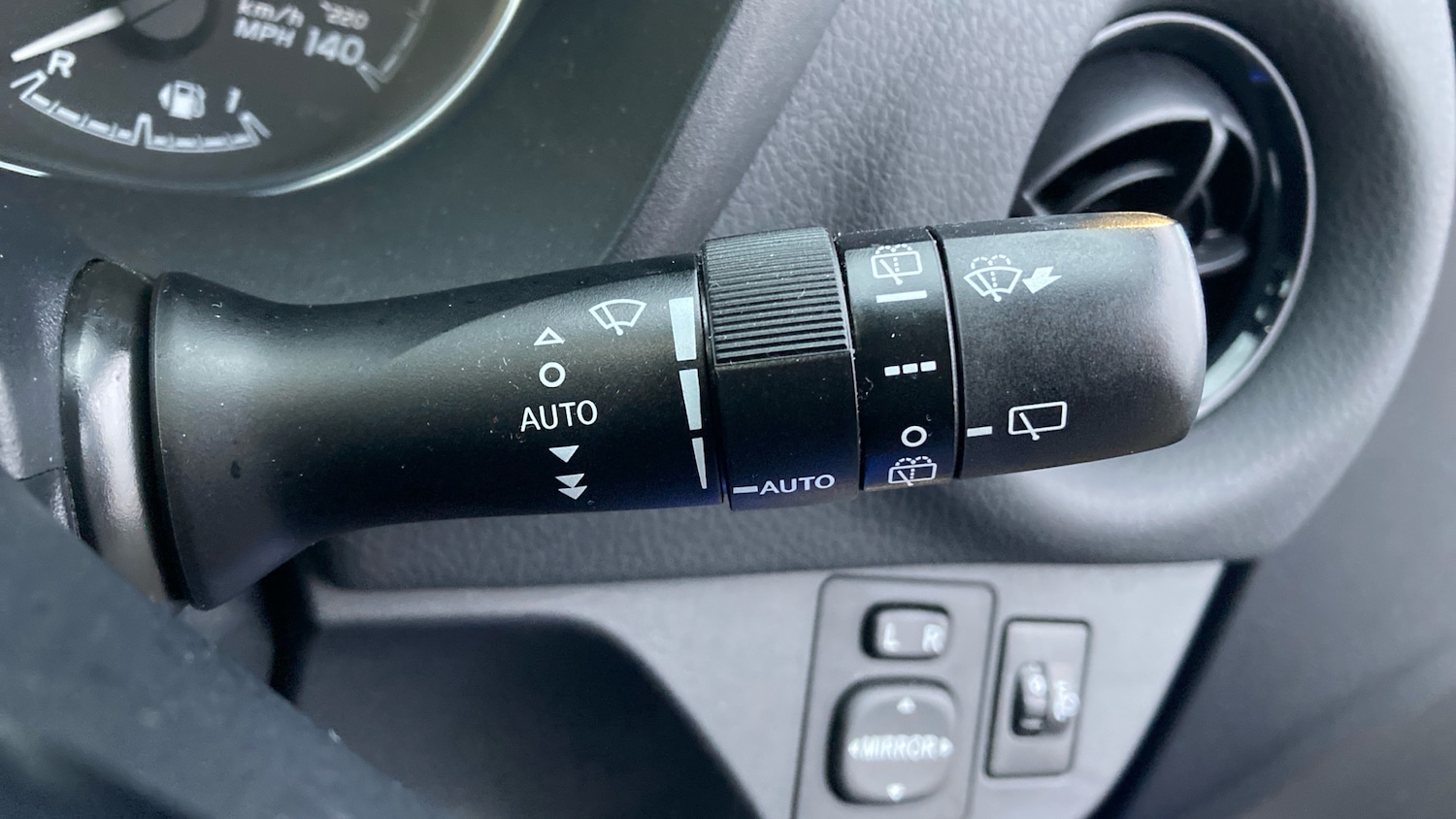 Used Toyota Yaris 2017 for sale - 76830561: Photo 33