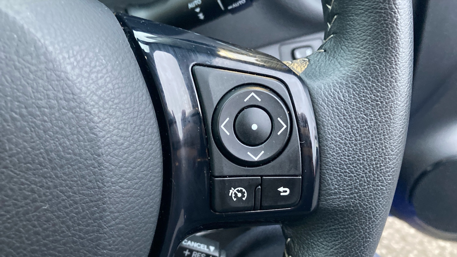 Used Toyota Yaris 2017 for sale - 76830561: Photo 34