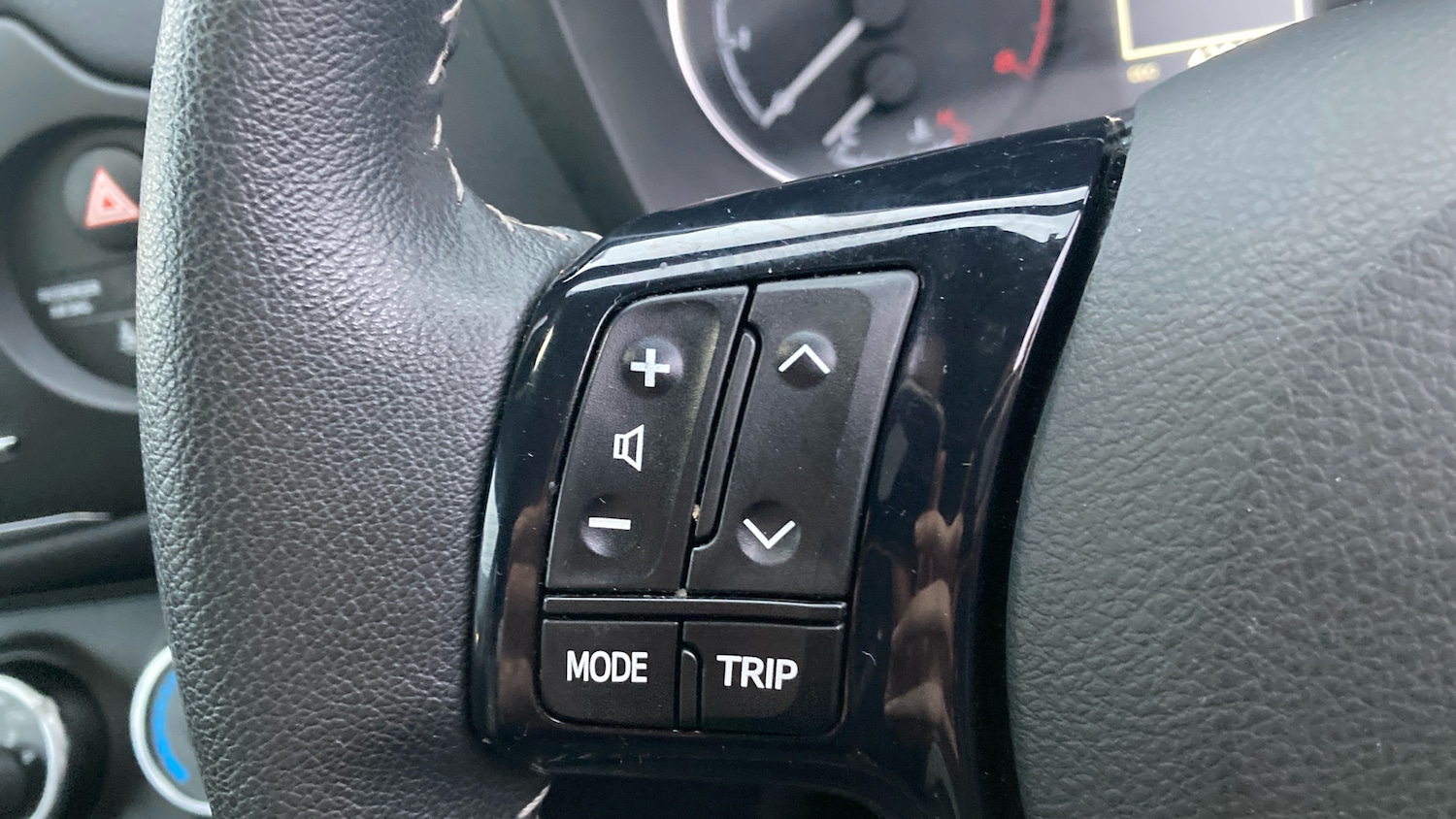 Used Toyota Yaris 2017 for sale - 76830561: Photo 36