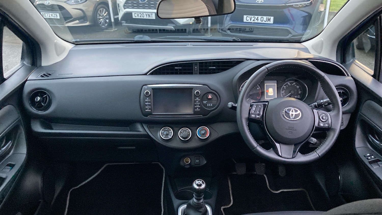 Used Toyota Yaris 2017 for sale - 76830561: Photo 5