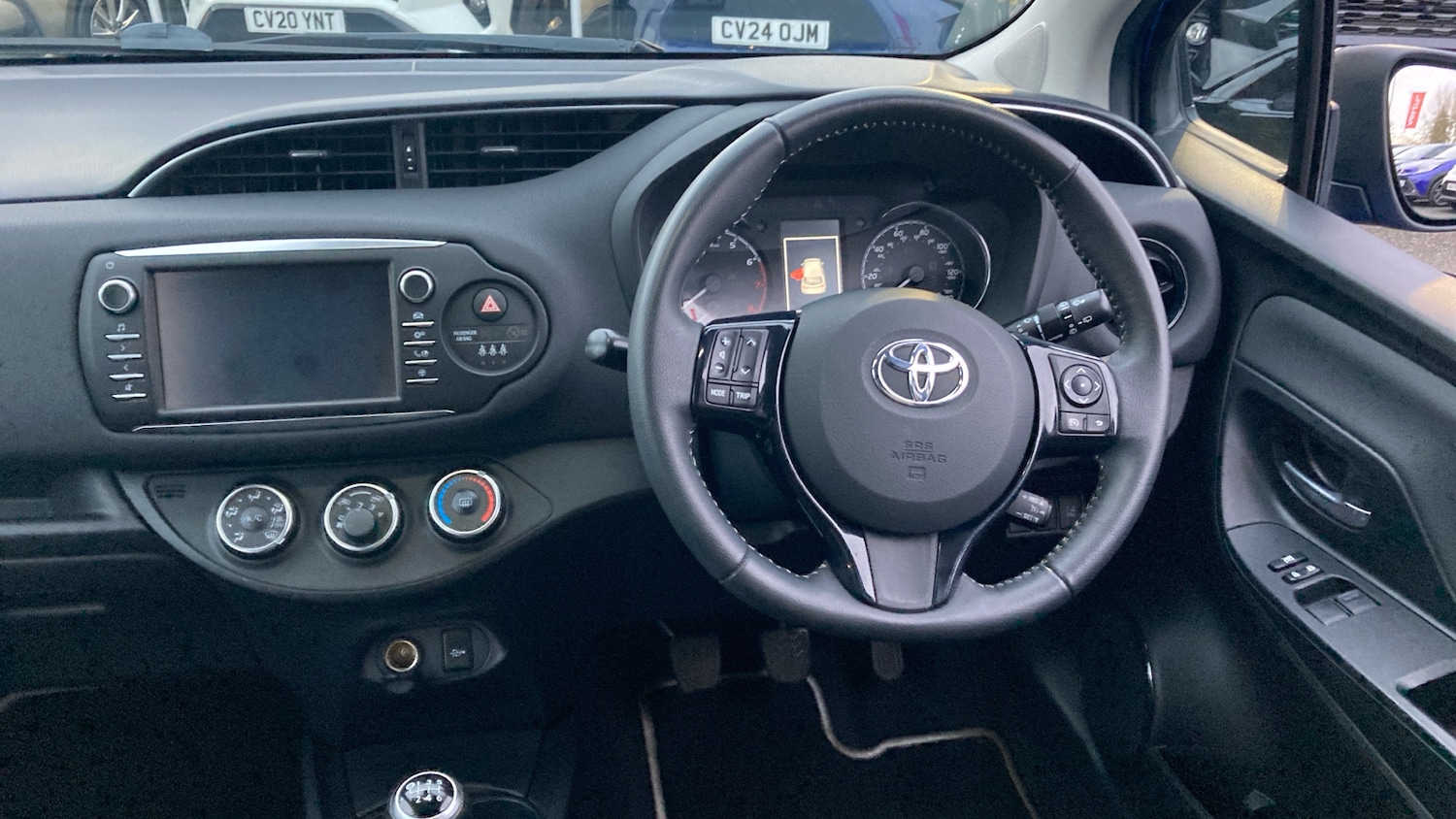 Used Toyota Yaris 2017 for sale - 76830561: Photo 6