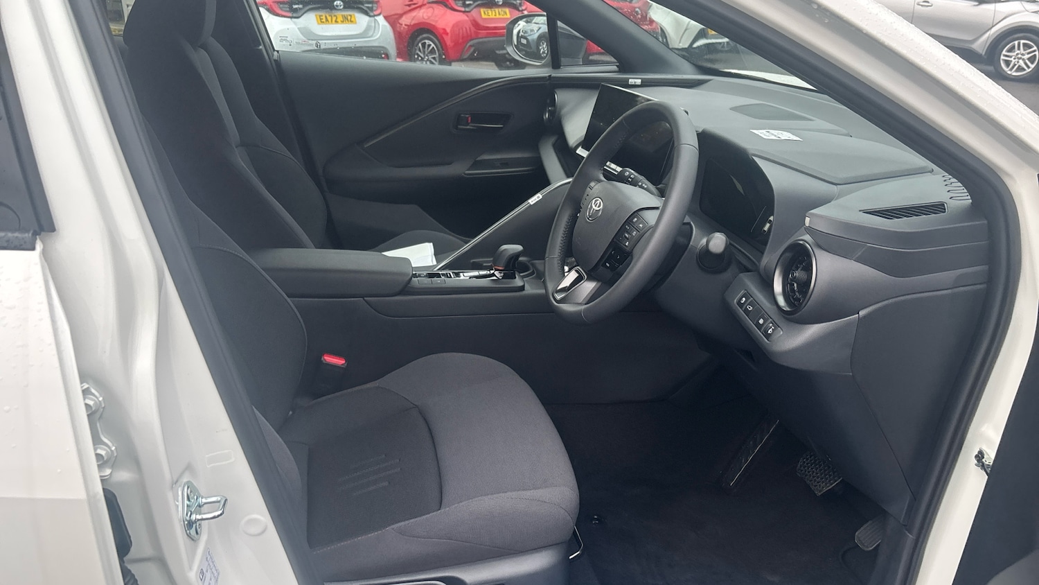 Used Toyota C-HR 2025 for sale - 76796801: Photo 11