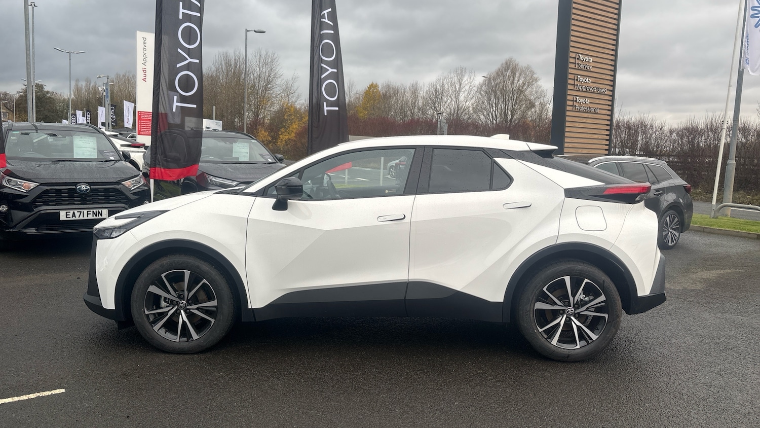 Used Toyota C-HR 2025 for sale - 76796801: Photo 17