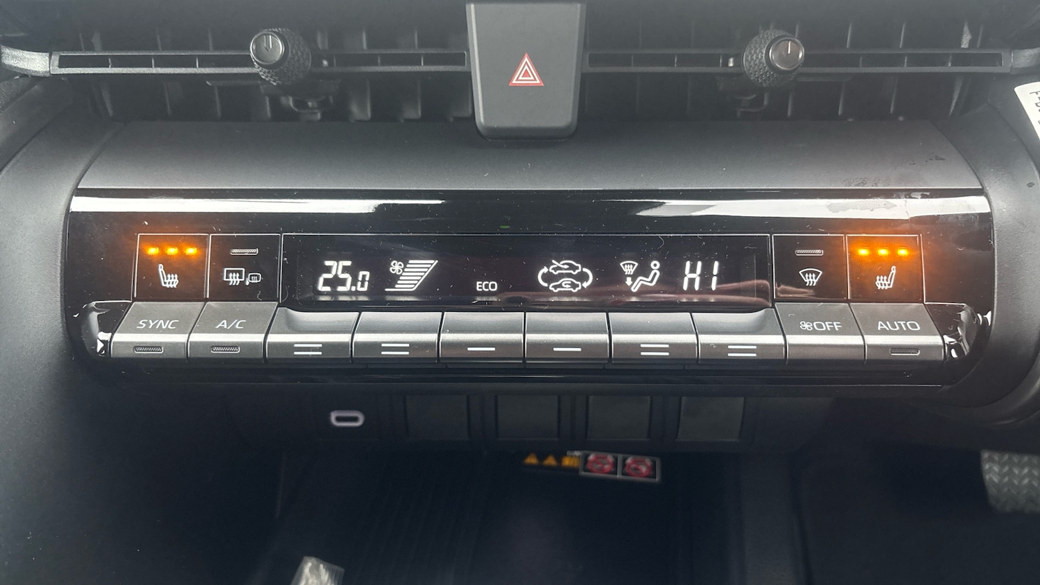 Used Toyota C-HR 2025 for sale - 76796801: Photo 32