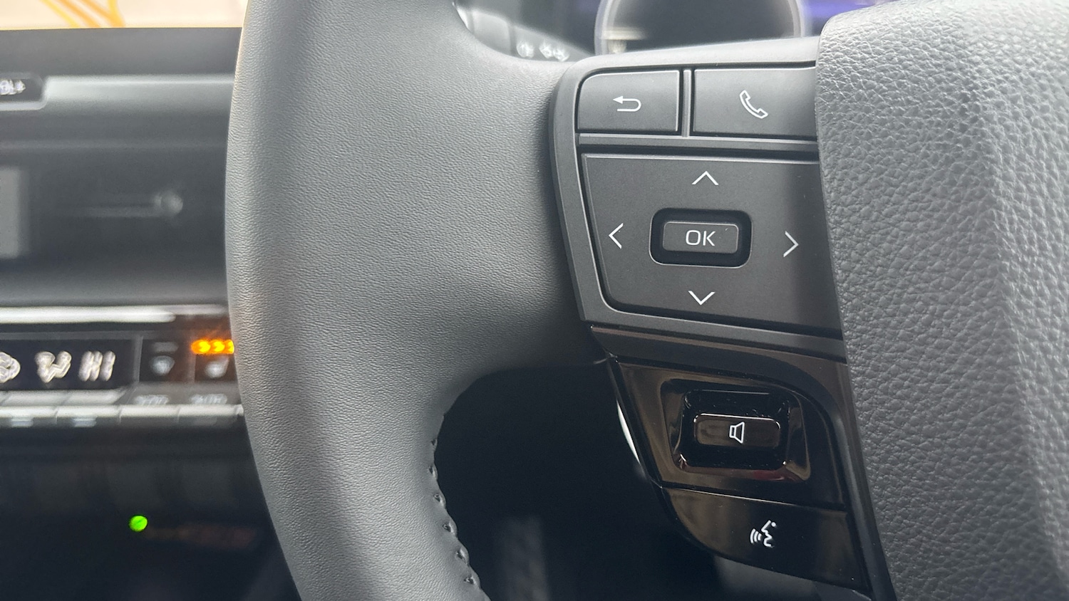 Used Toyota C-HR 2025 for sale - 76796801: Photo 35