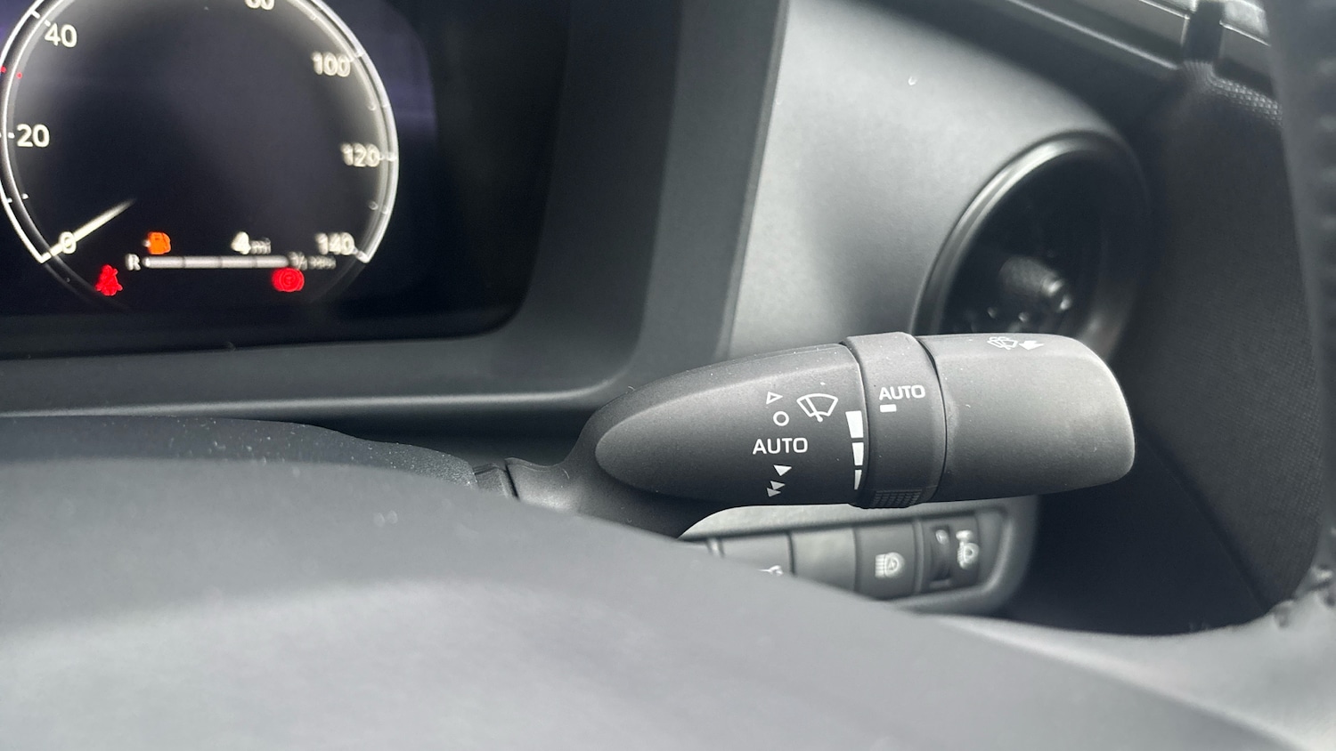 Used Toyota C-HR 2025 for sale - 76796801: Photo 37