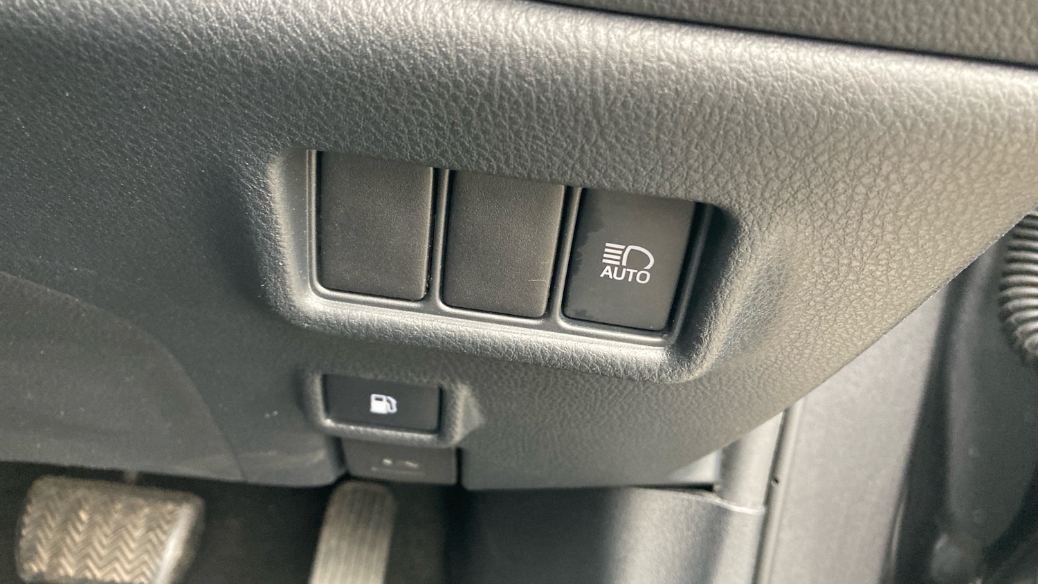 Used Toyota C-HR 2019 for sale - 76170642: Photo 22