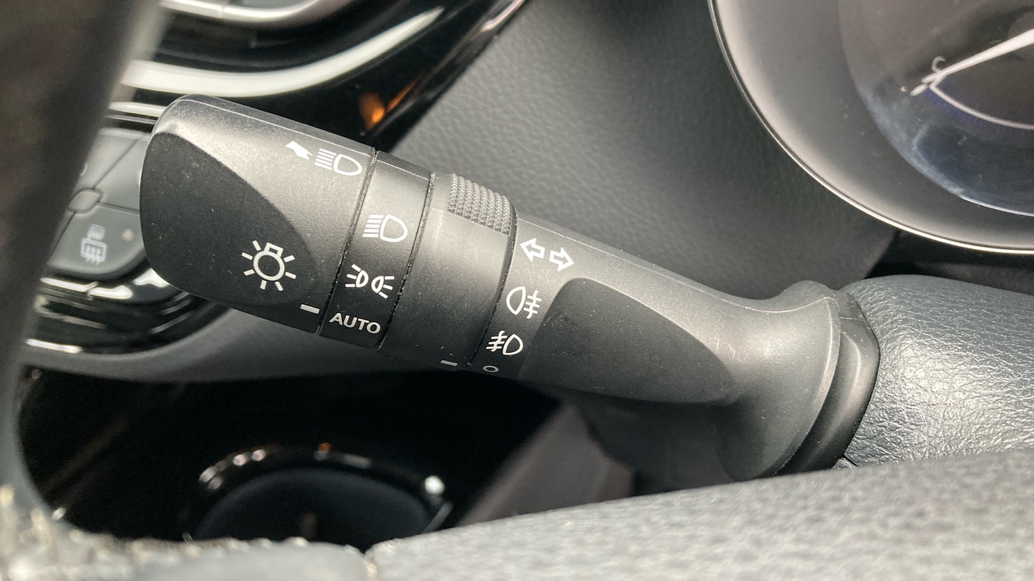 Used Toyota C-HR 2019 for sale - 76170642: Photo 37