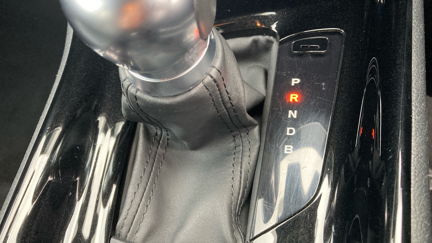 Used Toyota C-HR 2019 for sale - 76170642: Photo 43