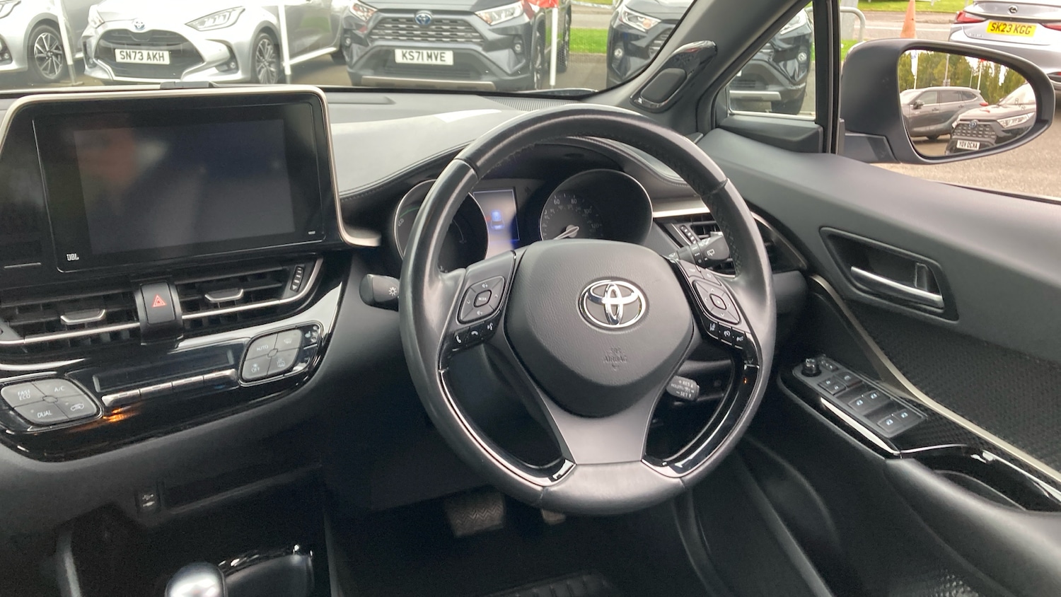 Used Toyota C-HR 2019 for sale - 76170642: Photo 6