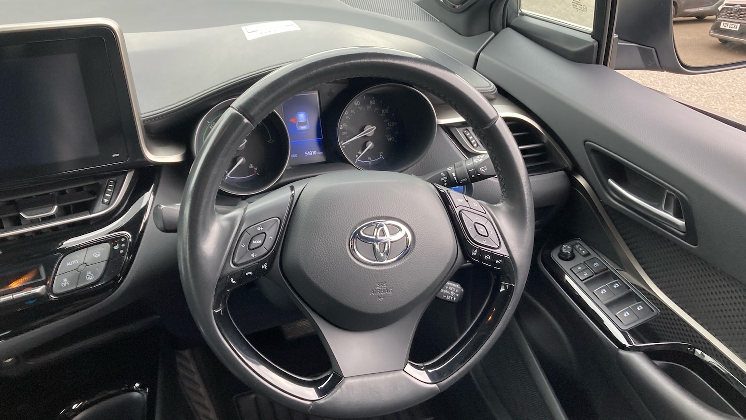 Used Toyota C-HR 2019 for sale - 76170642: Photo 8