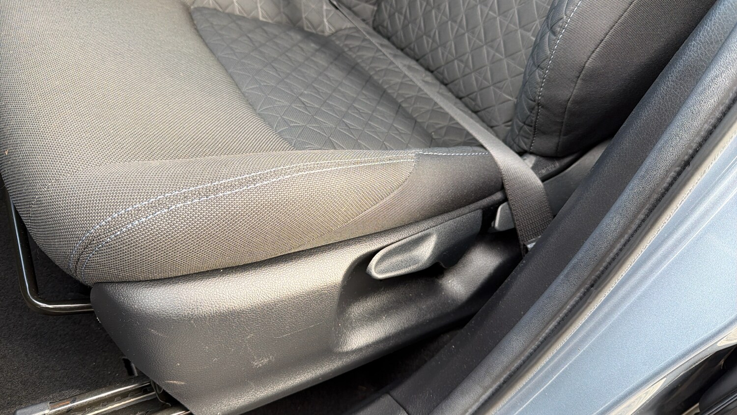 Used Toyota C-HR 2020 for sale - 78212223: Photo 21