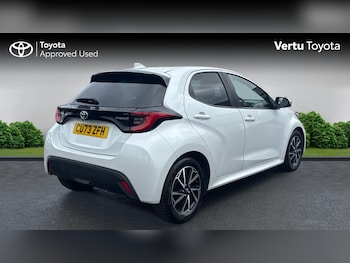 Used Toyota Yaris 2024 for sale - 77618801: Photo