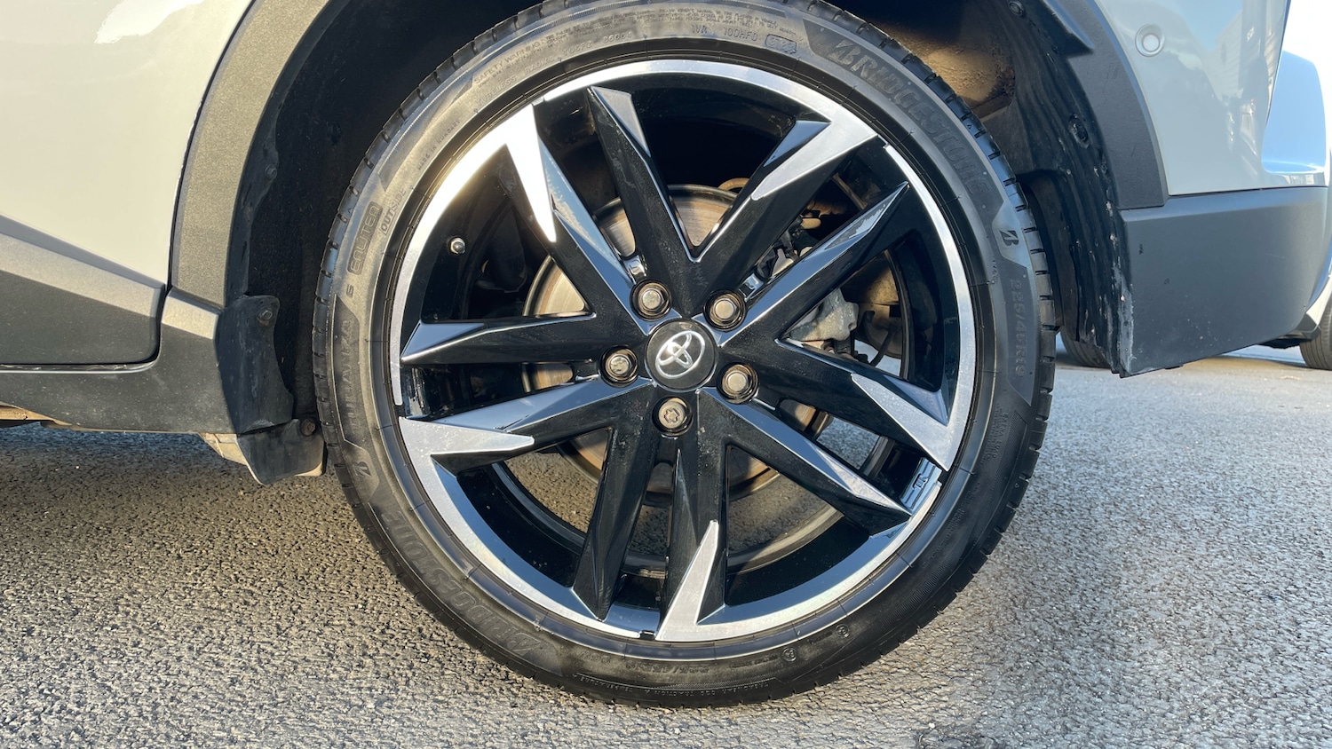 Used Toyota C-HR 2023 for sale - 76612523: Photo 18