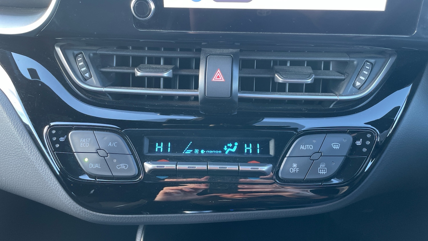 Used Toyota C-HR 2023 for sale - 76612523: Photo 32