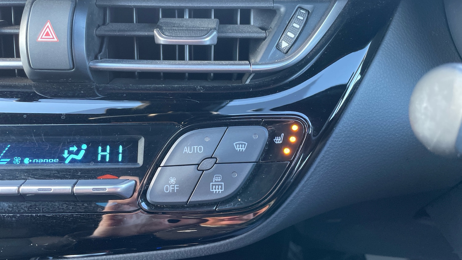 Used Toyota C-HR 2023 for sale - 76612523: Photo 33