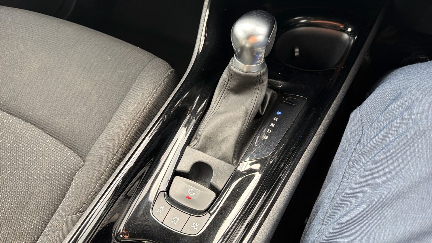 Used Toyota C-HR 2019 for sale - 78078037: Photo 28