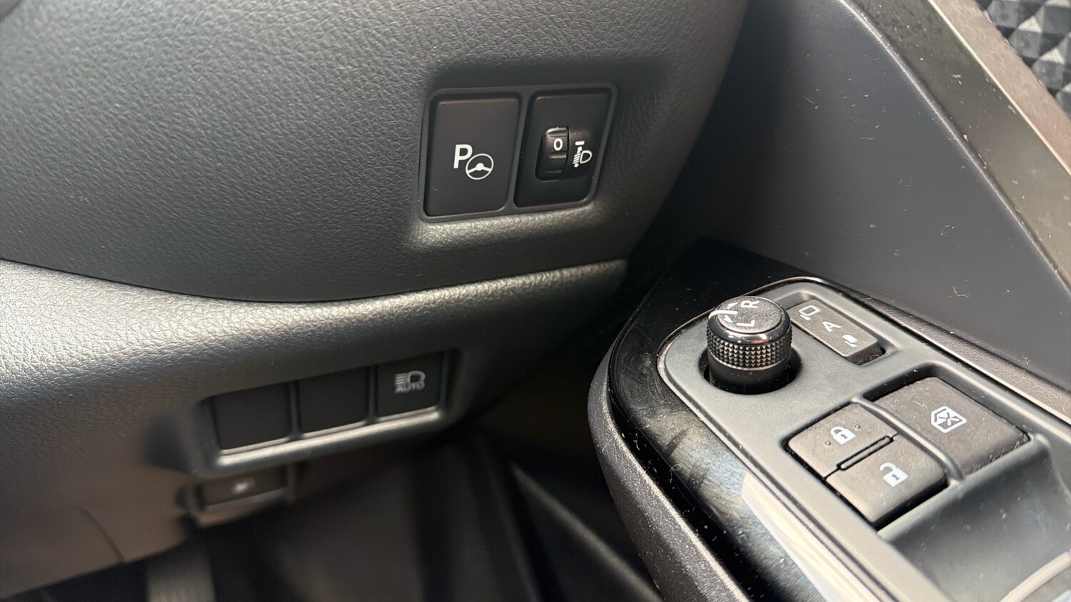 Used Toyota C-HR 2019 for sale - 78078037: Photo 36