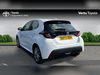 Used Toyota Yaris 2023 for sale - 79855067: Photo