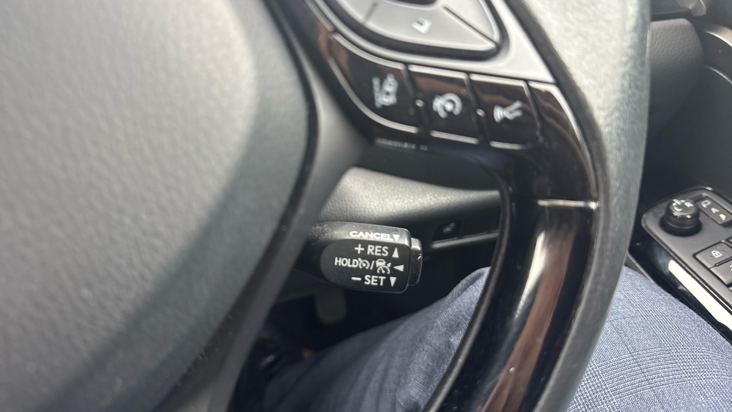 Used Toyota C-HR 2021 for sale - 76233055: Photo 33