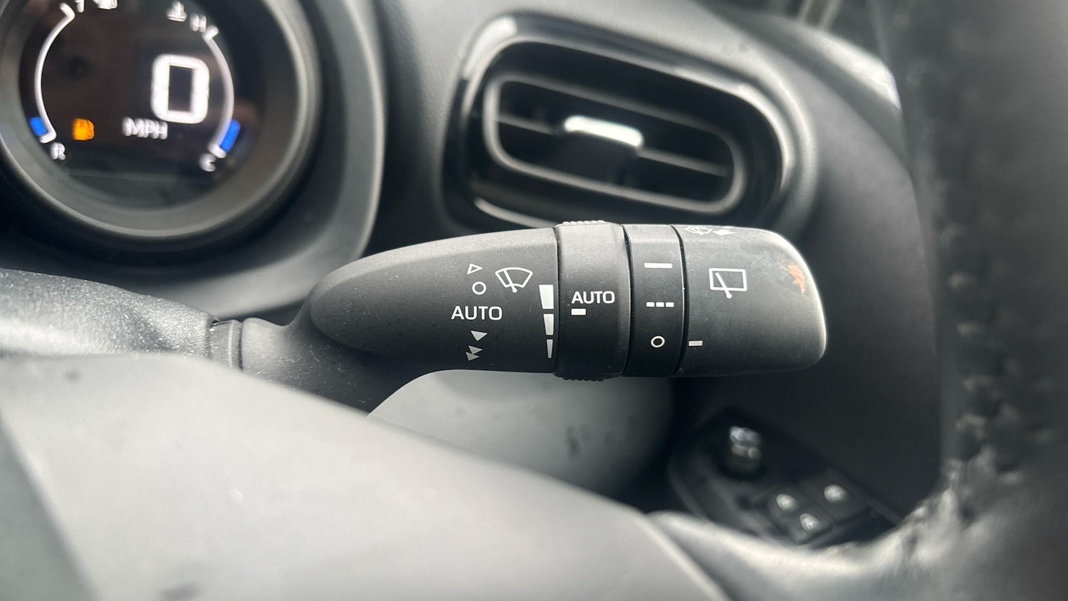 Used Toyota Yaris 2023 for sale - 77541288: Photo 28