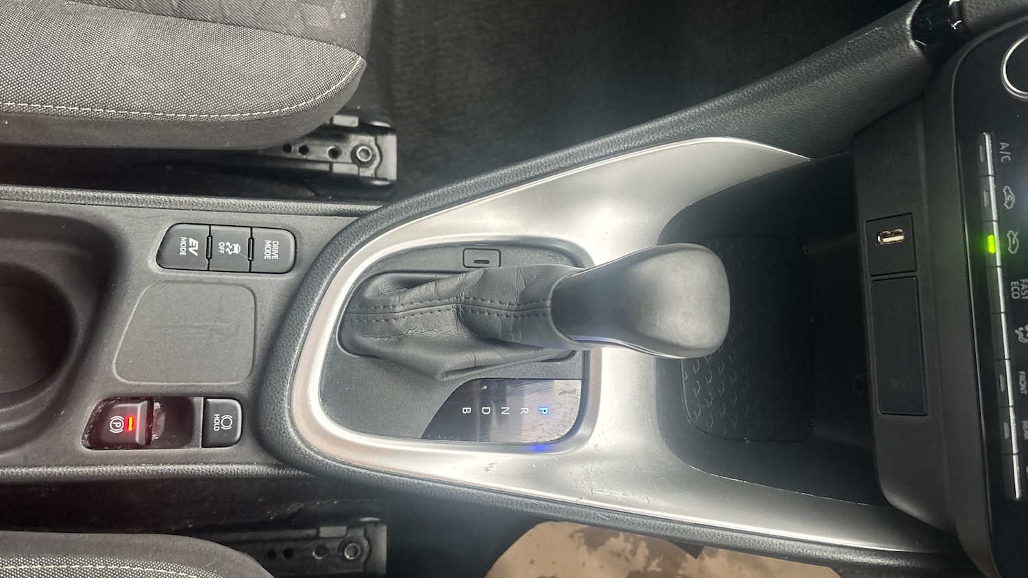 Used Toyota Yaris 2023 for sale - 77541288: Photo 32