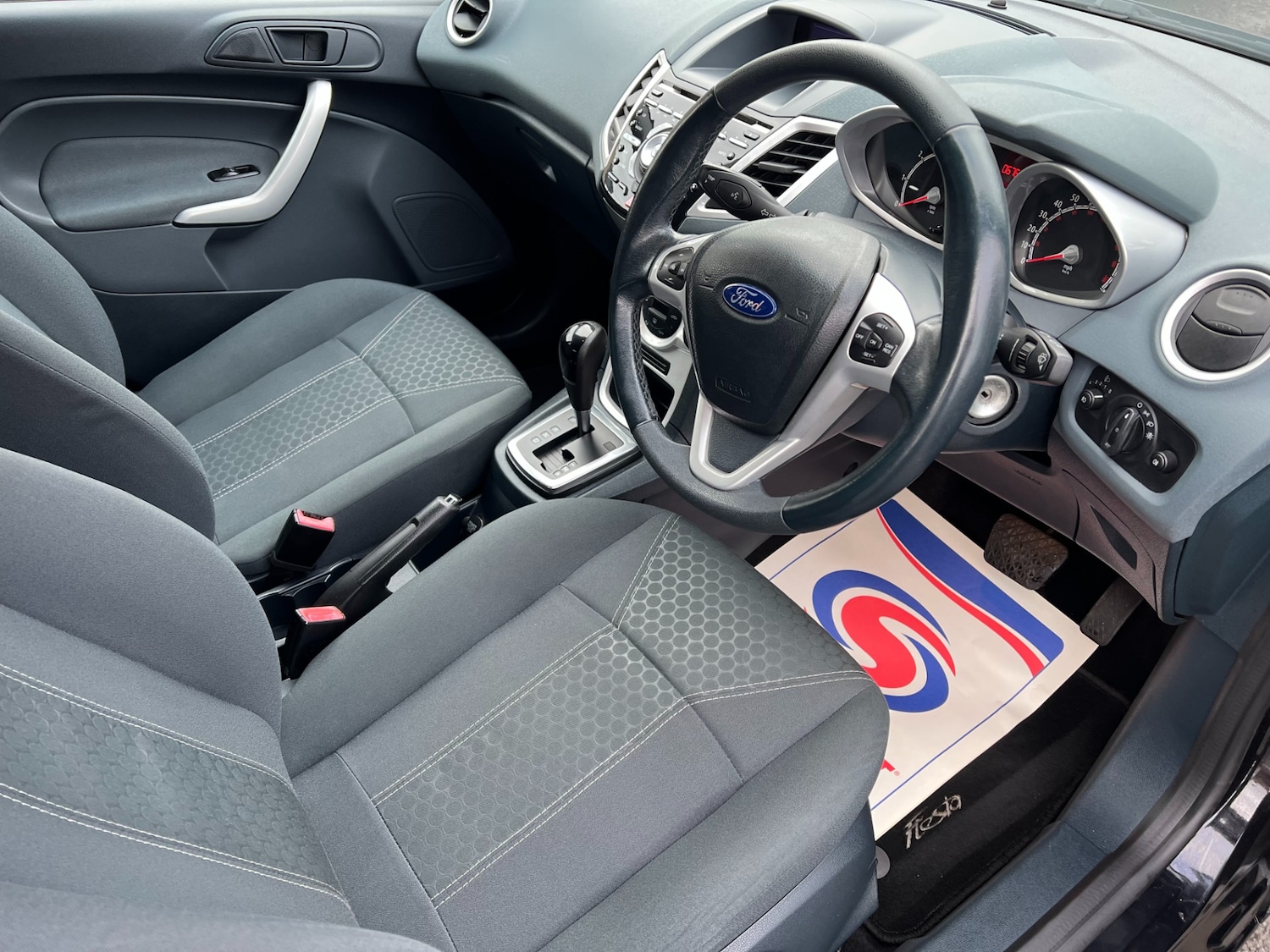 Used Ford Fiesta 2011 for sale - 76544419: Photo 10