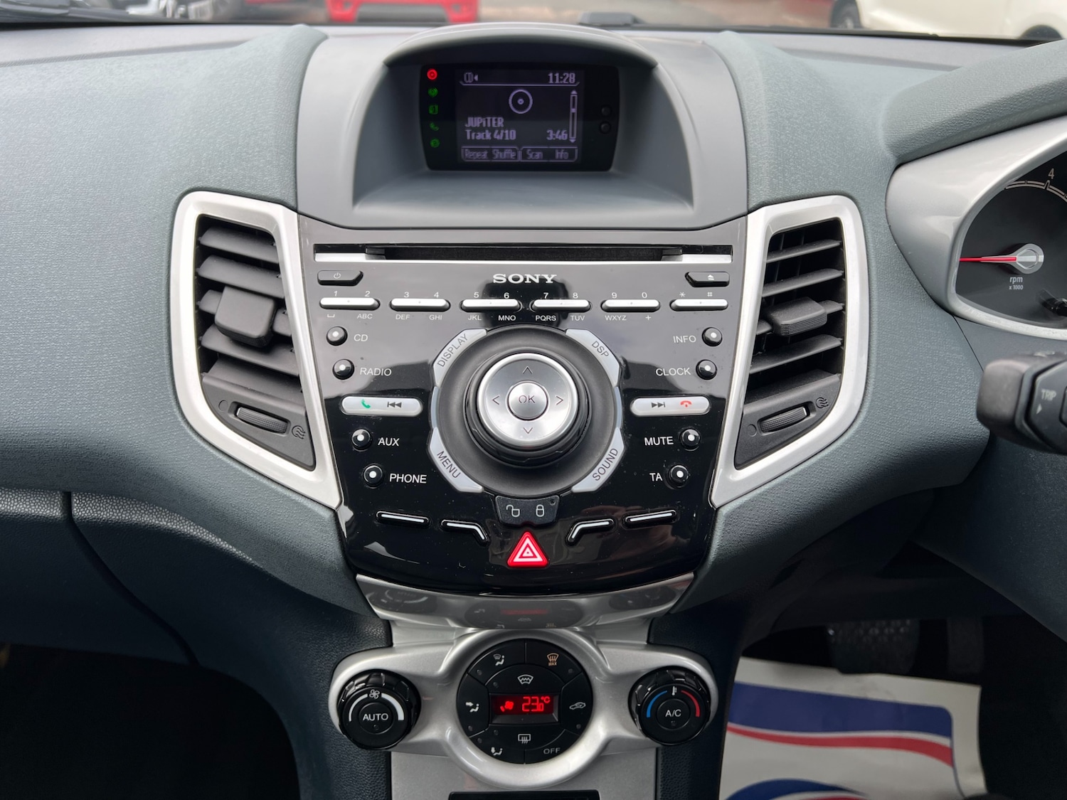 Used Ford Fiesta 2011 for sale - 76544419: Photo 16