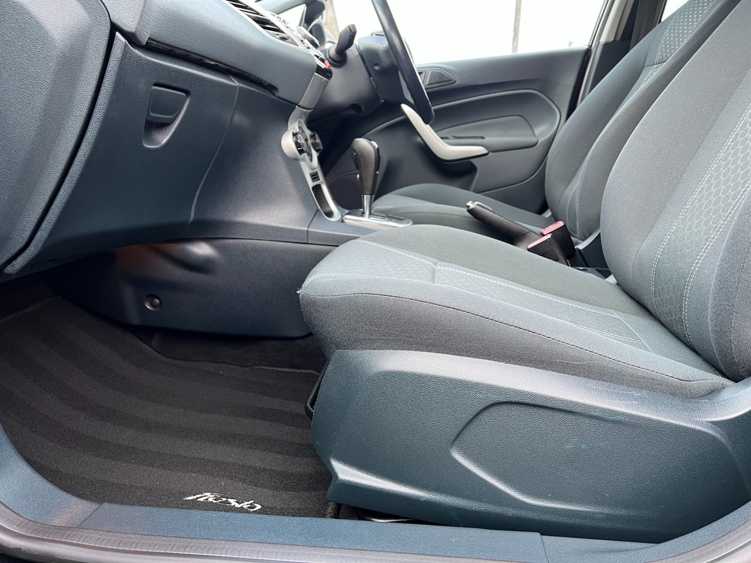 Used Ford Fiesta 2011 for sale - 76544419: Photo 24