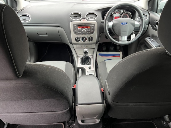 Used Ford Focus 2010 for sale - 76287458: Photo 15