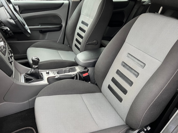 Used Ford Focus 2010 for sale - 76287458: Photo 16
