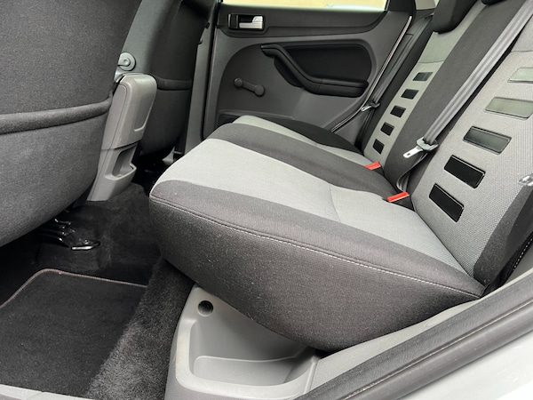 Used Ford Focus 2010 for sale - 76287458: Photo 18