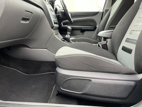 Used Ford Focus 2010 for sale - 76287458: Photo 23