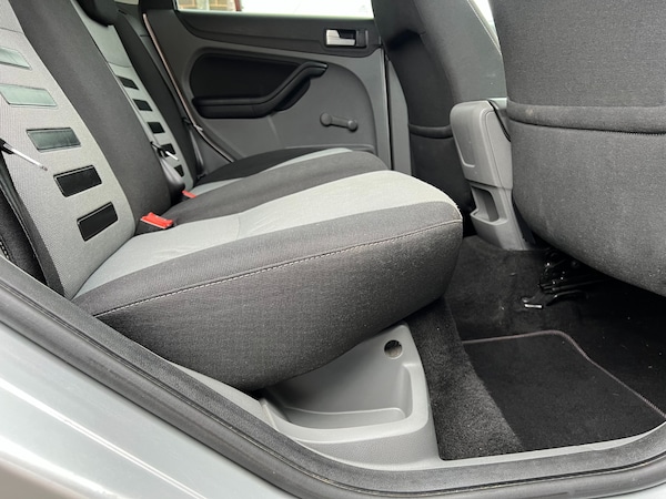 Used Ford Focus 2010 for sale - 76287458: Photo 38