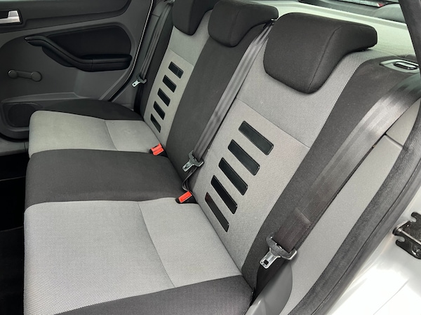 Used Ford Focus 2010 for sale - 76287458: Photo 40