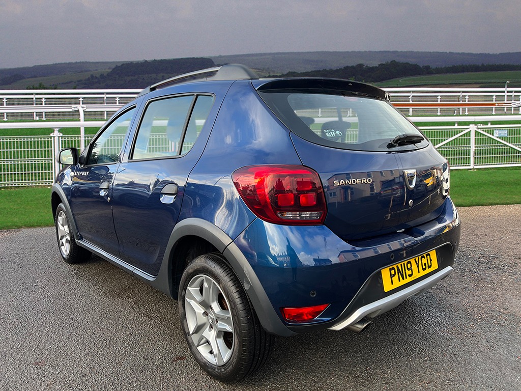 Used Dacia Sandero Stepway 2019 for sale - 77258811: Photo 2