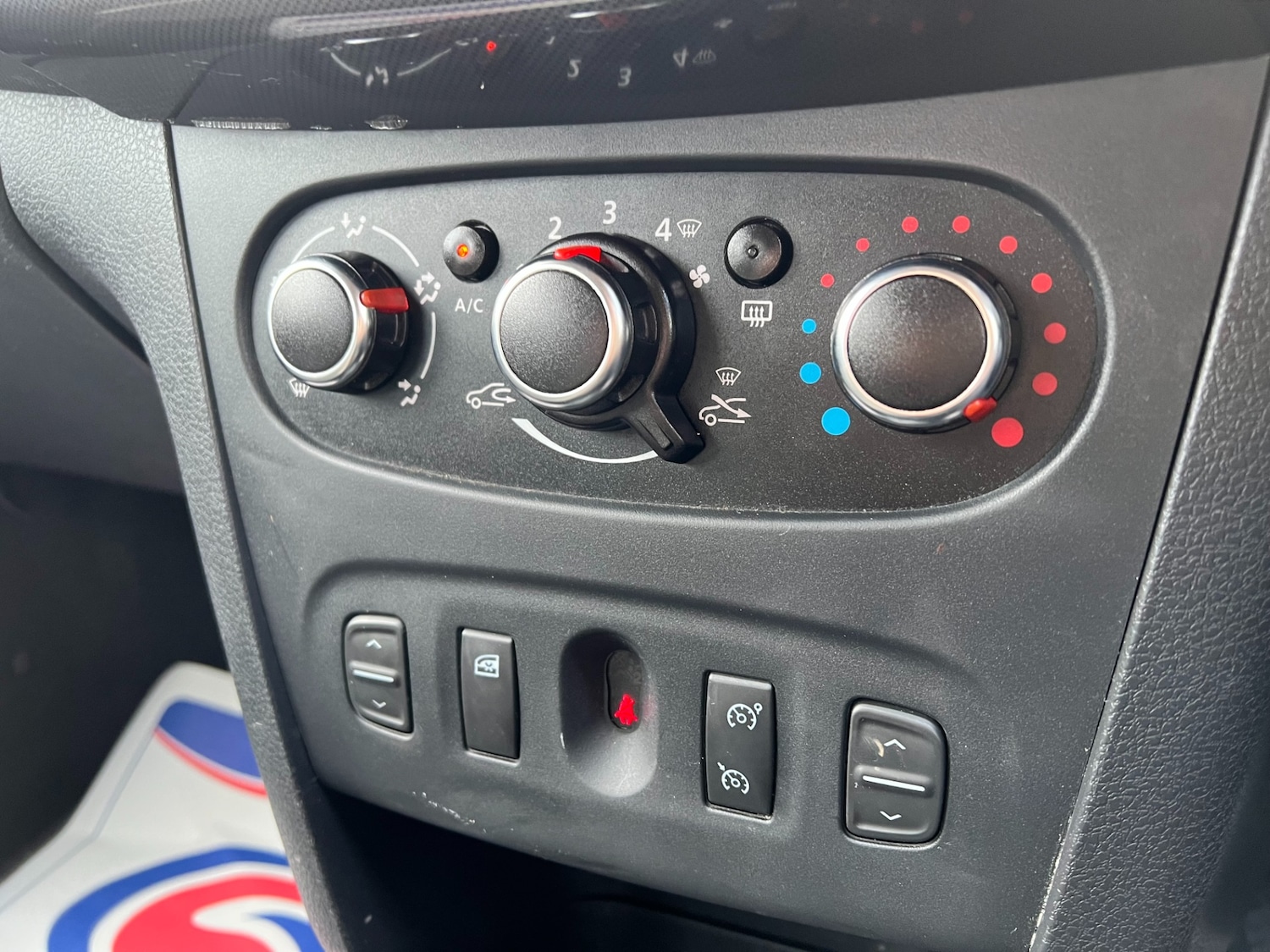 Used Dacia Sandero Stepway 2019 for sale - 77258811: Photo 39