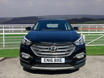 Used Hyundai Santa Fe 2016 for sale - 79448153: Photo