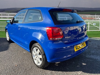 Used Volkswagen Polo 2010 for sale - 76532512: Photo