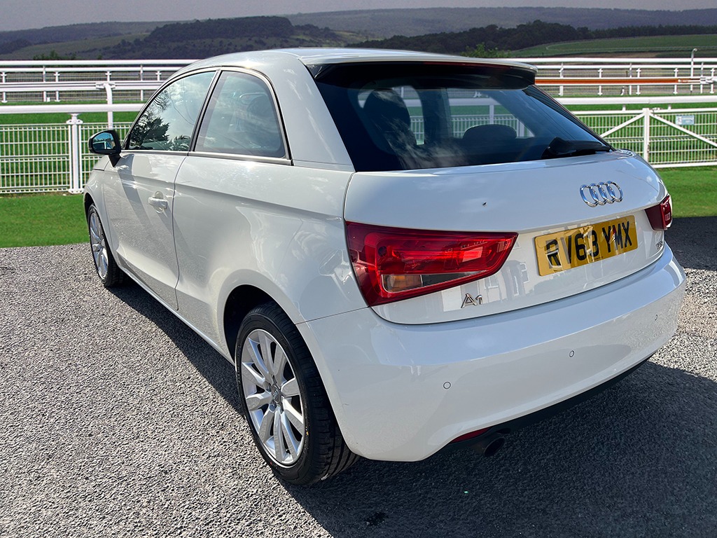 Used Audi A1 2013 for sale - 78179714: Photo 2