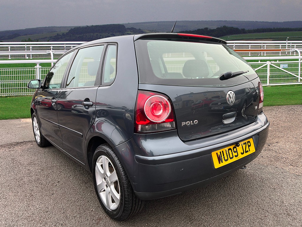 Used Volkswagen Polo 2009 for sale - 77377810: Photo 2