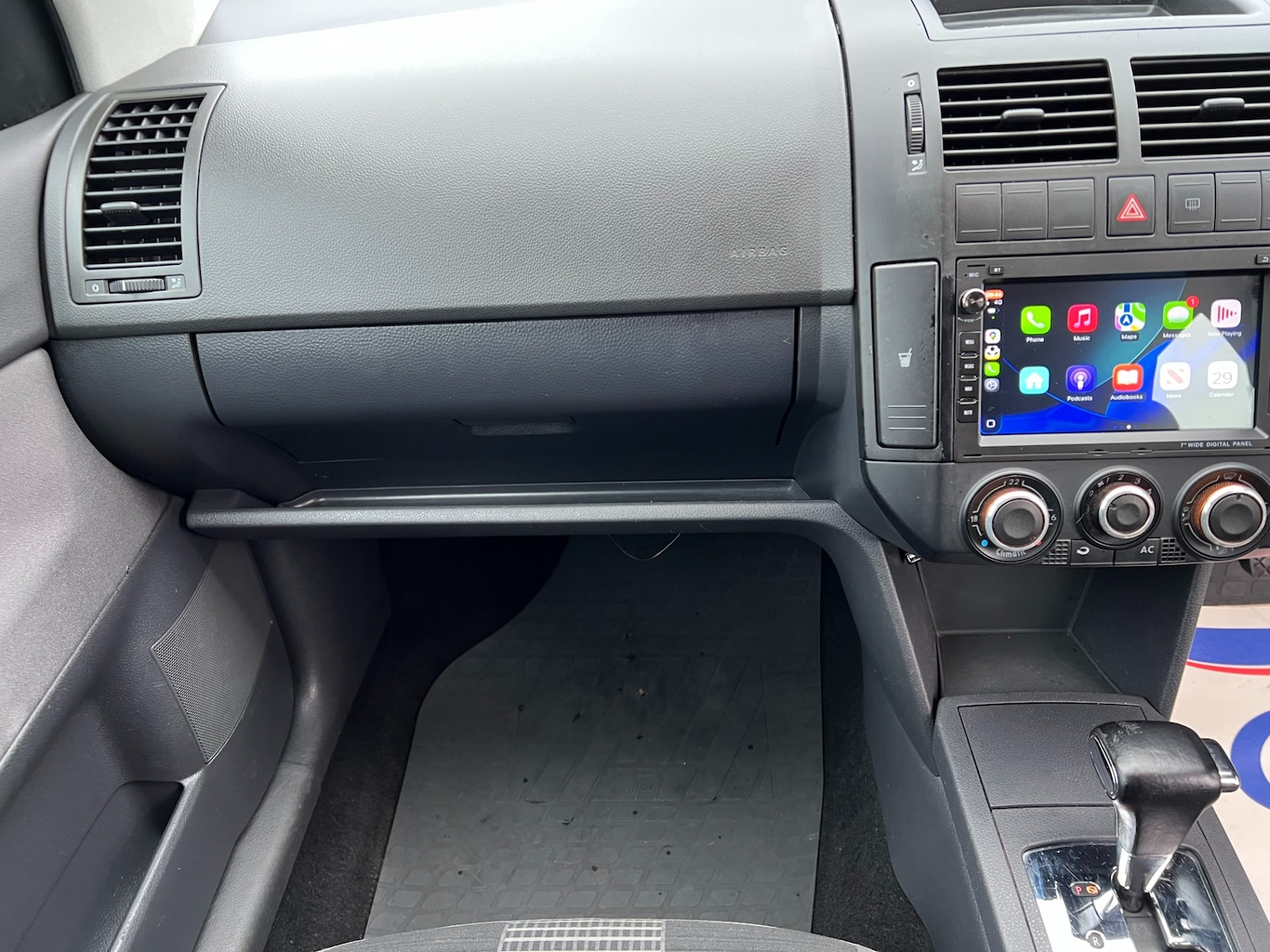 Used Volkswagen Polo 2009 for sale - 77377810: Photo 26