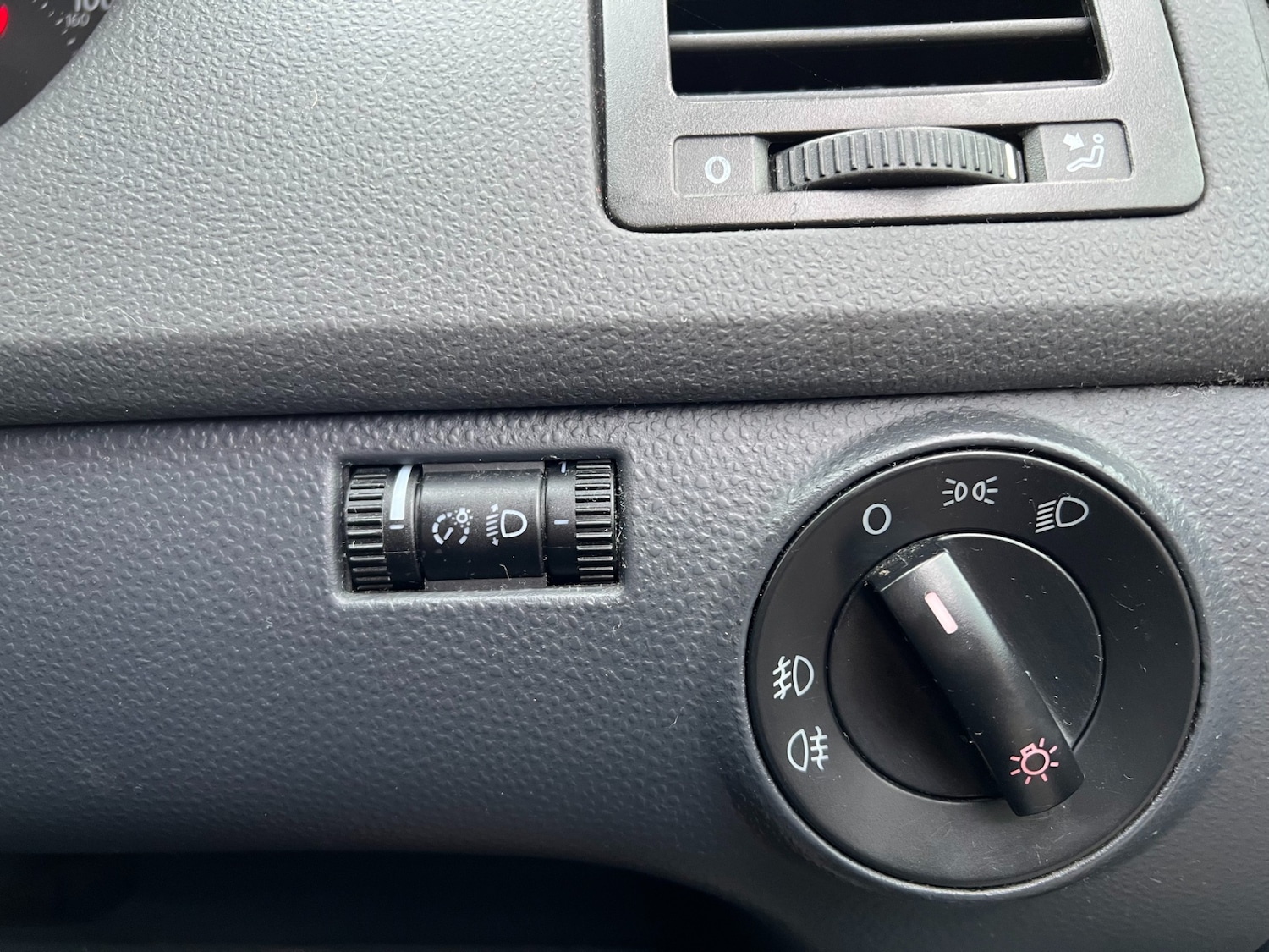 Used Volkswagen Polo 2009 for sale - 77377810: Photo 31