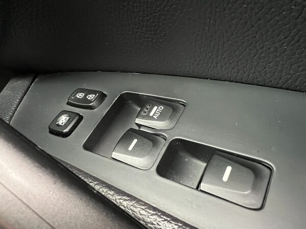 Used Hyundai Veloster 2012 for sale - 76115688: Photo 28