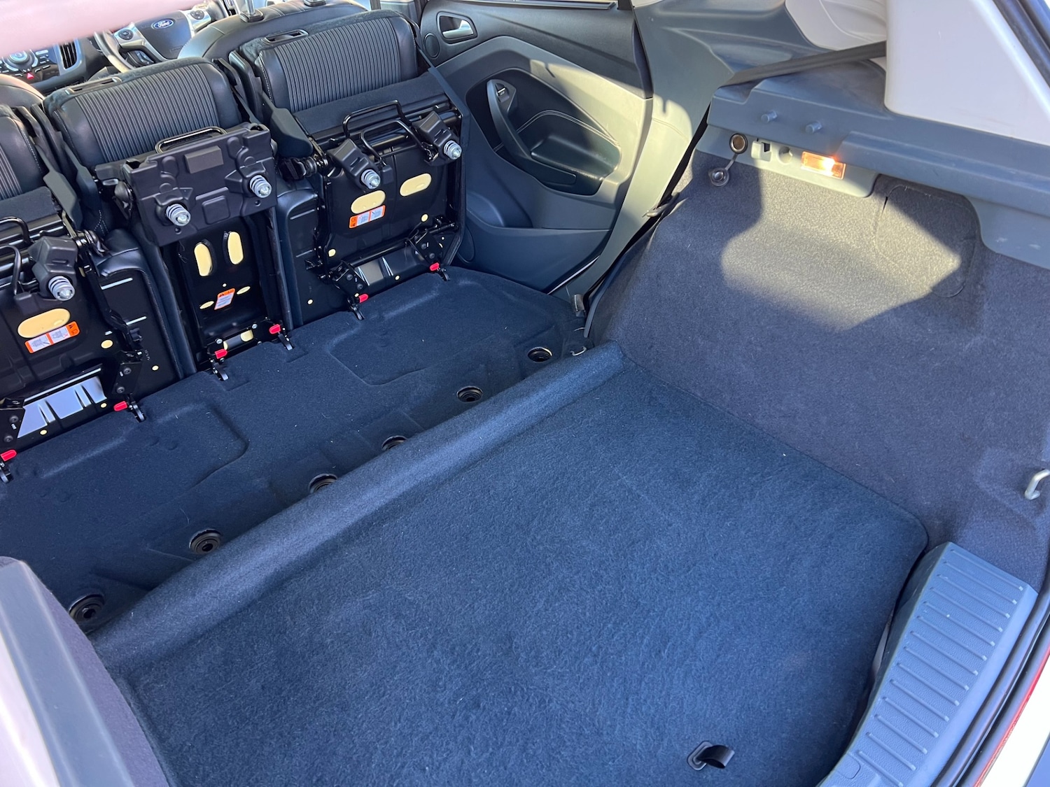 Used Ford C-Max 2013 for sale - 76625430: Photo 18