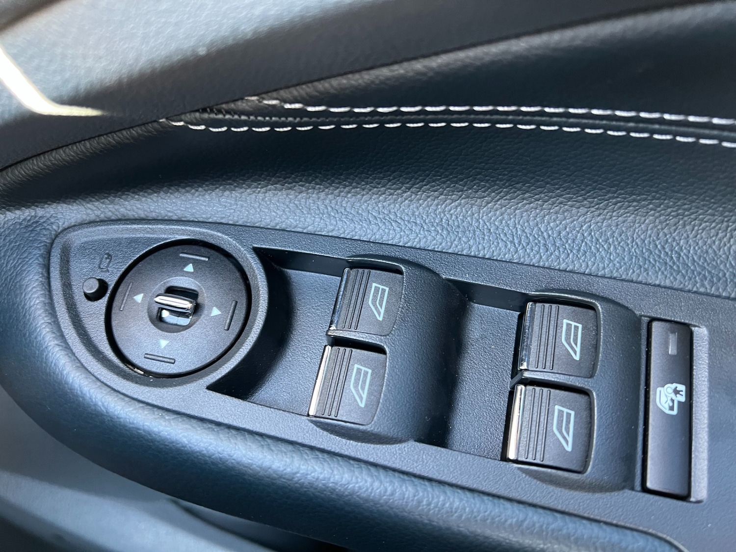 Used Ford C-Max 2013 for sale - 76625430: Photo 32