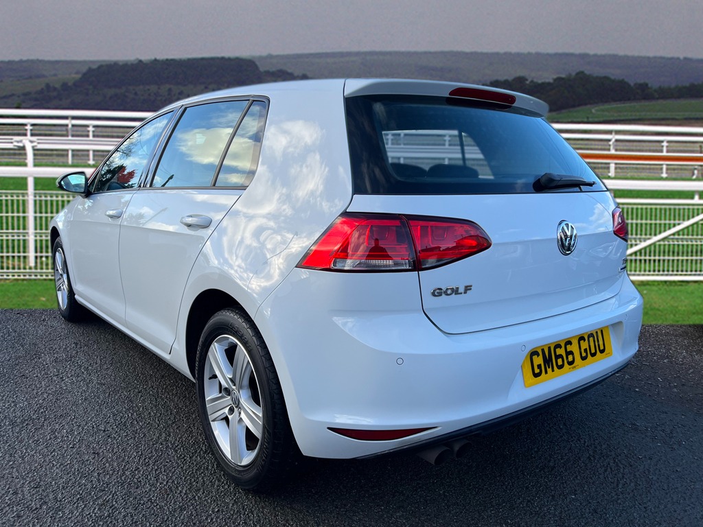 Used Volkswagen Golf 2017 for sale - 77006306: Photo 2